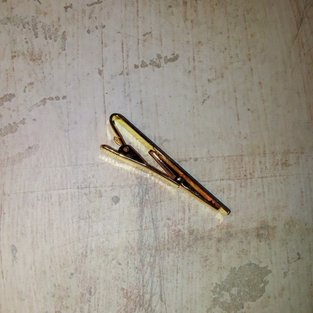 Men's Gold Mirrored Chrome Tie Clip - Picture 3 of 3